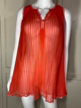 VINTAGE VANITY FAIR Red Pleated Sheer Nylon Nightgown Negligee Lace XS USA